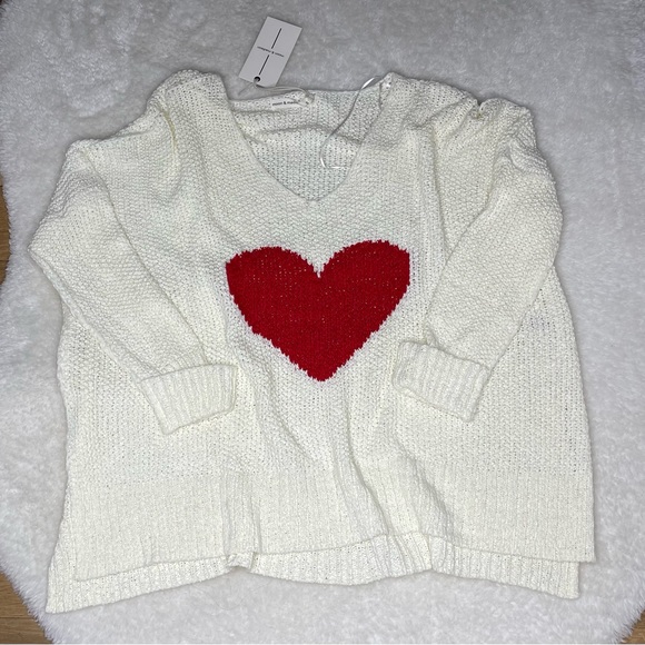moon & madison Sweaters - NWT- Moon & Madison, oversized S, cream/ivory/ off-white sweater with red heart